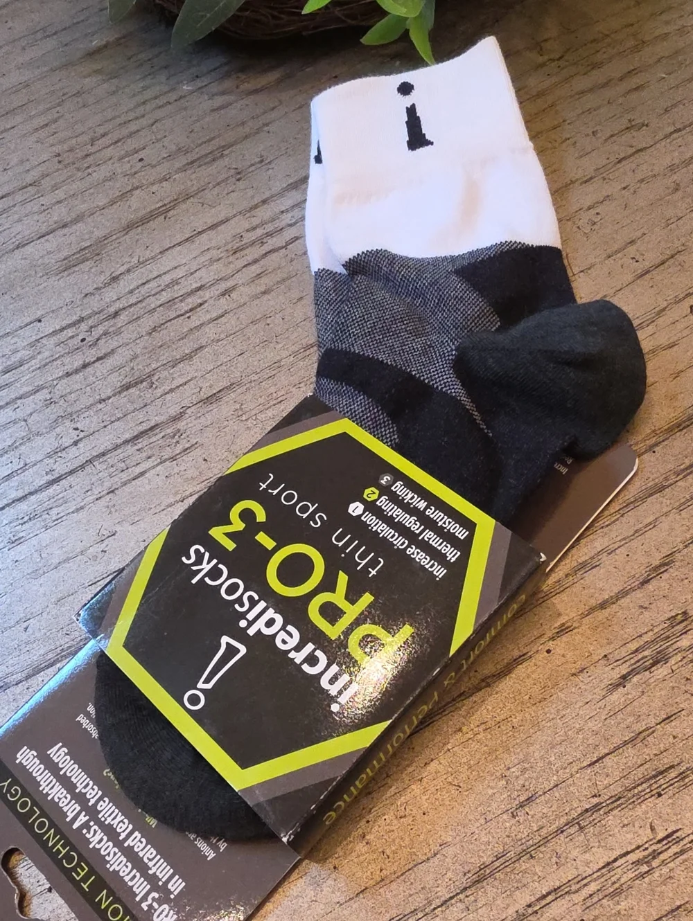 Incredisocks Pro-3 Thin Sport Size S NWT